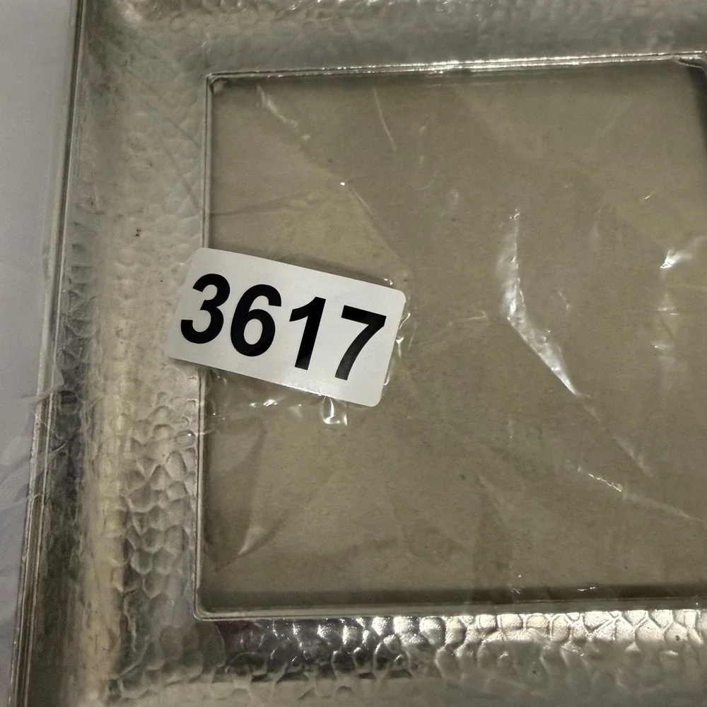 Max‎ Studio Home Hammered Metal Photo Frame – Silver